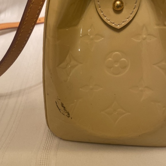 Louis Vuitton Brea MM Yellow Vernis Handbag - Picture 14 of 15